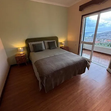 Panoramic View - 3br Two-storey Funchal (Madeira)